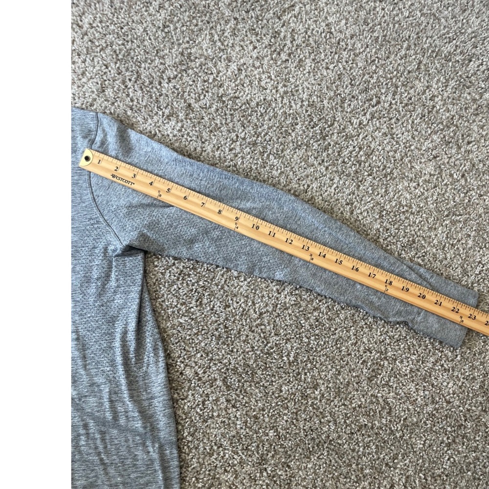 Lululemon Swiftly Tech LS 2.0 Women Size 10 Grey Excellent Heathered Crew Neck - Picture 4 of 7